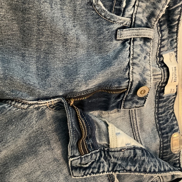 Hollister Low-rise Baggy Distressed Wide-leg Jeans, Size 28 Short (6 Short) - Picture 9 of 9